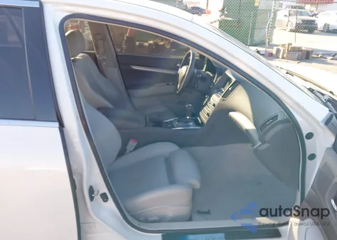 2010 Infiniti G37 Journey z USA, uszkodzony, nr VIN JN1CV6AP1AM404287